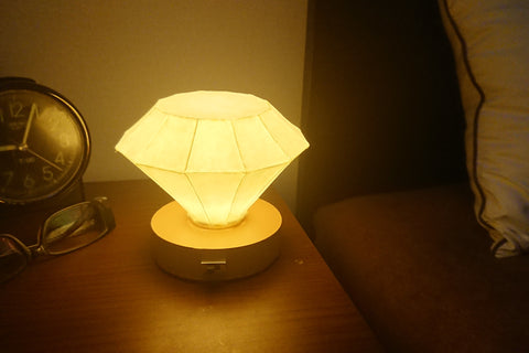 Lampe de nuit à abat-jour en papier japonais de type diamant
