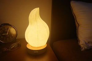 Lámpara de noche con pantalla de papel japonés tipo shimmer de llama