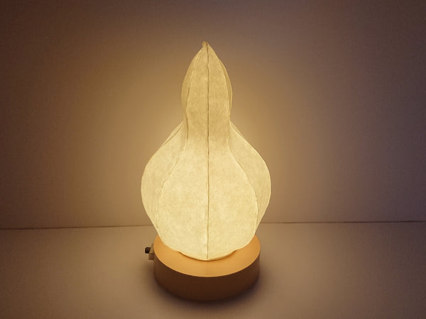 Lámpara de noche con pantalla de papel japonés tipo shimmer de llama