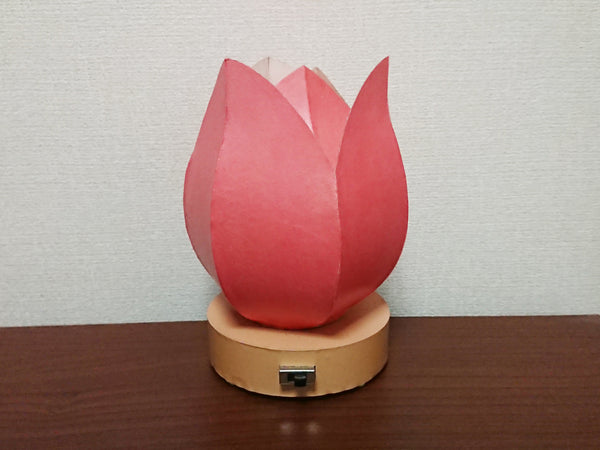 Lámpara de noche con pantalla de papel japonés tipo flor de tulipán