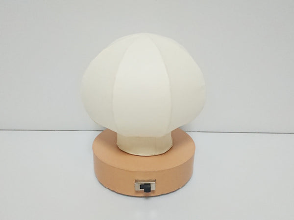 Lámpara de noche con pantalla de papel japonés tipo hongo